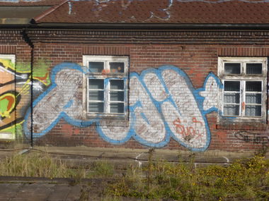 Graffiti Bombing in Magdeburg - Photo by Candyflip - play, süd, sued