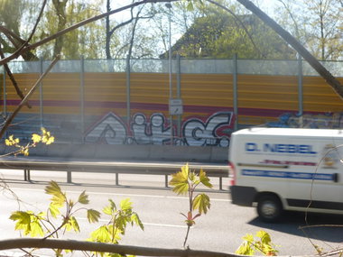 Graffiti Bombing in Magdeburg - Photo by Candyflip - süd