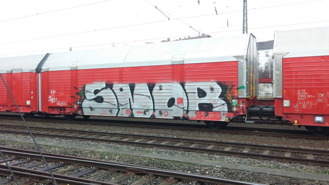 Graffiti Train - Photo by Candyflip - snor