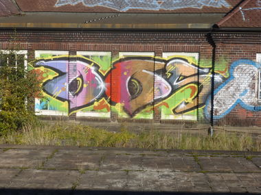 Graffiti Bombing - Photo by Candyflip - oo´s, oo, ohoh