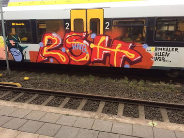 Graffiti Train - Photo by Candyflip