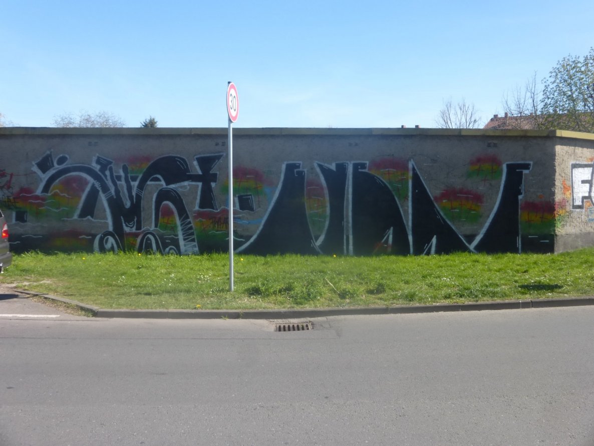 Graffiti Wall in Magdeburg - Photo by Candyflip - gyraf, qush