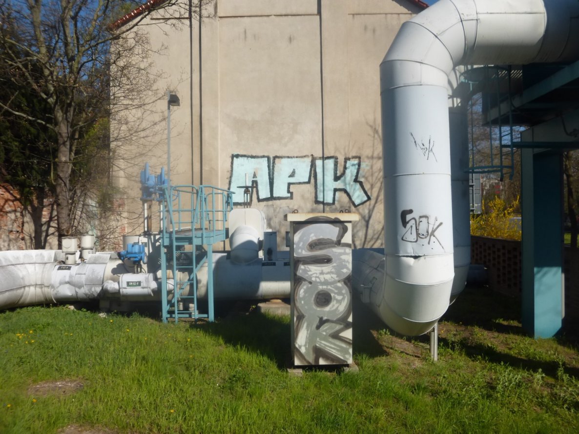 Graffiti Bombing in Magdeburg - Photo by Candyflip - apk, sok