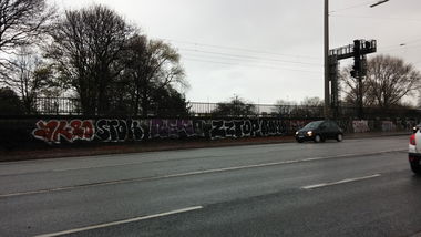 Graffiti Bombing in Hamburg - Photo by Candyflip - akros, stok, reko