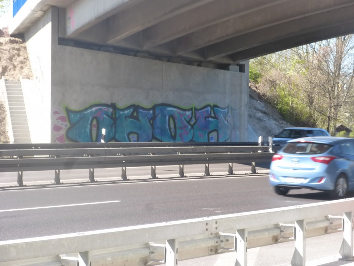 Graffiti Bombing in Magdeburg - Photo by Candyflip - ohoh, oo