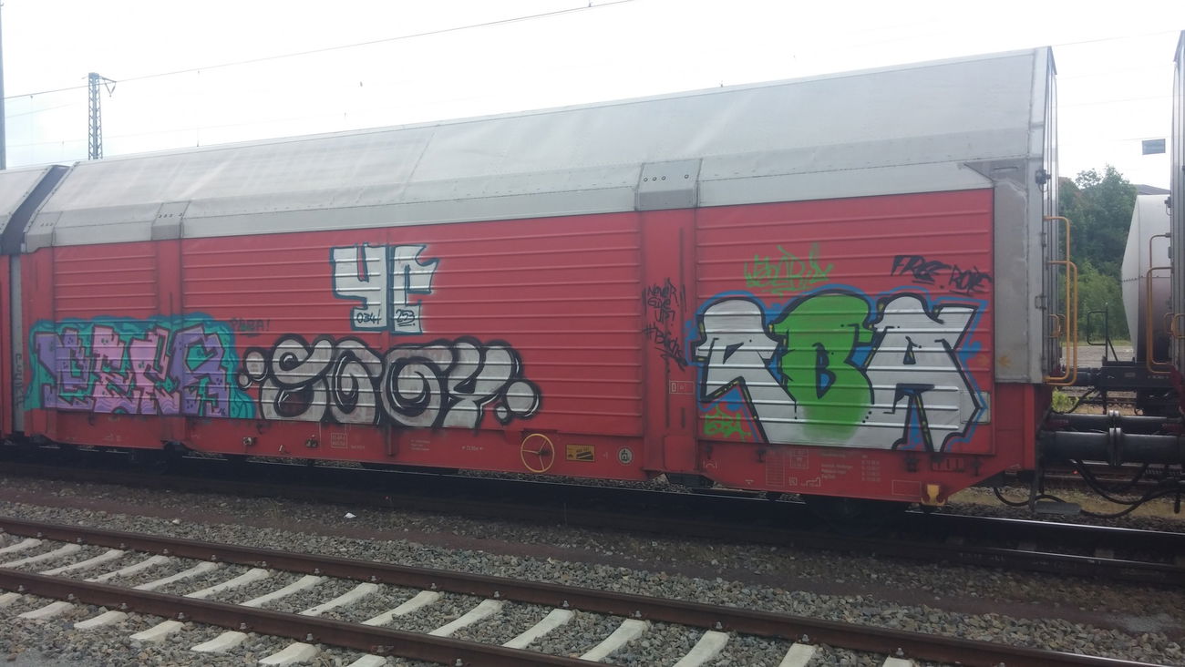 Graffiti Train - Photo by Candyflip