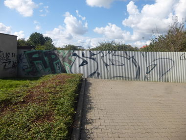 Graffiti Bombing in Magdeburg - Photo by Candyflip - apk, sick