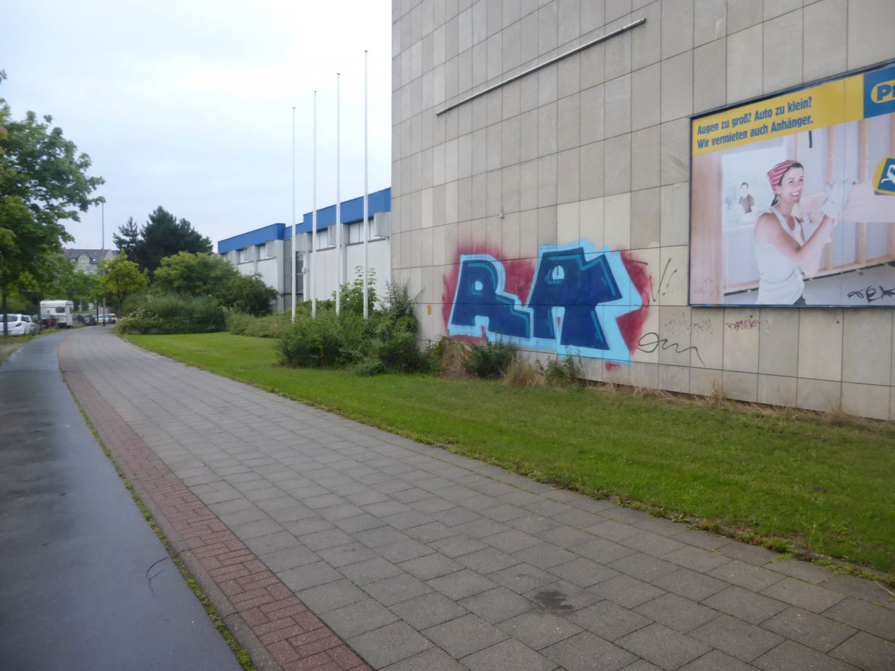 Graffiti Bombing in Braunschweig - Photo by Candyflip - ra