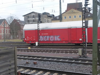 Graffiti Train - Photo by Candyflip - ogtok