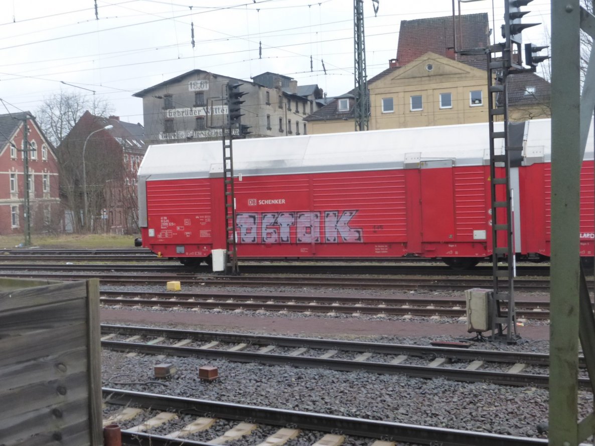 Graffiti Train - Photo by Candyflip - ogtok