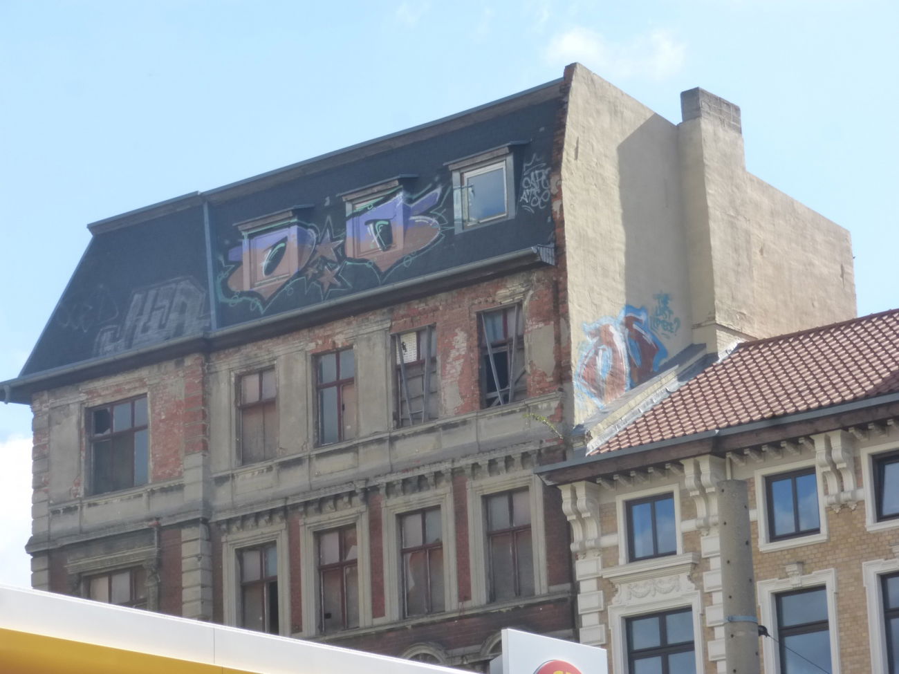 Graffiti Bombing in Magdeburg - Photo by Candyflip - oo, ohoh, caps