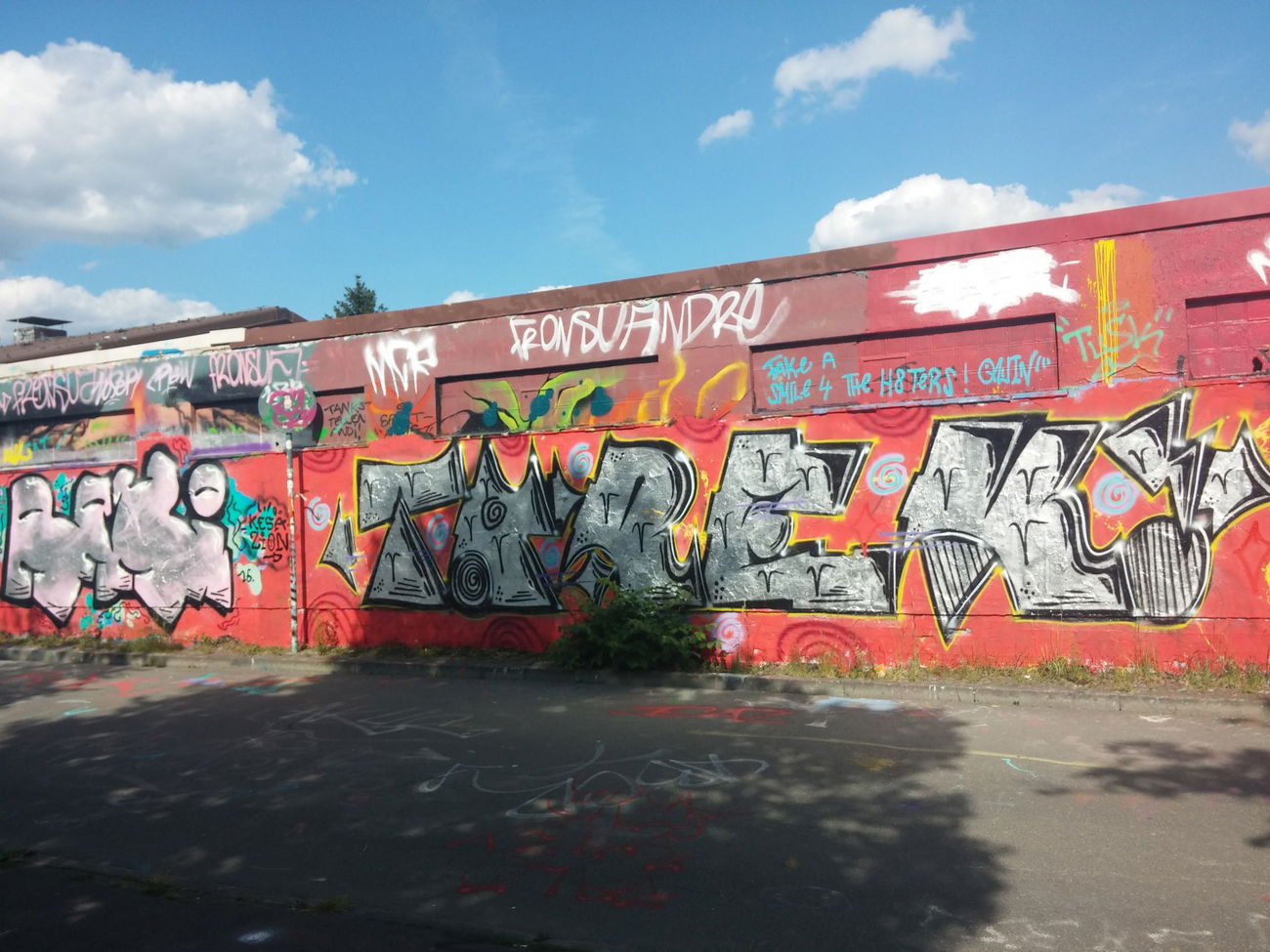 Graffiti Wall in Wolfsburg - Photo by Candyflip - raki, tarek, wolfsburg (2016)