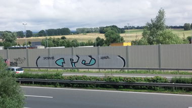 Graffiti Bombing in Deutschland - Photo by Candyflip - pc, psycho, clan