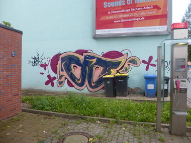 Graffiti Bombing in Magdeburg - Photo by Candyflip - oo, ohoh, caps