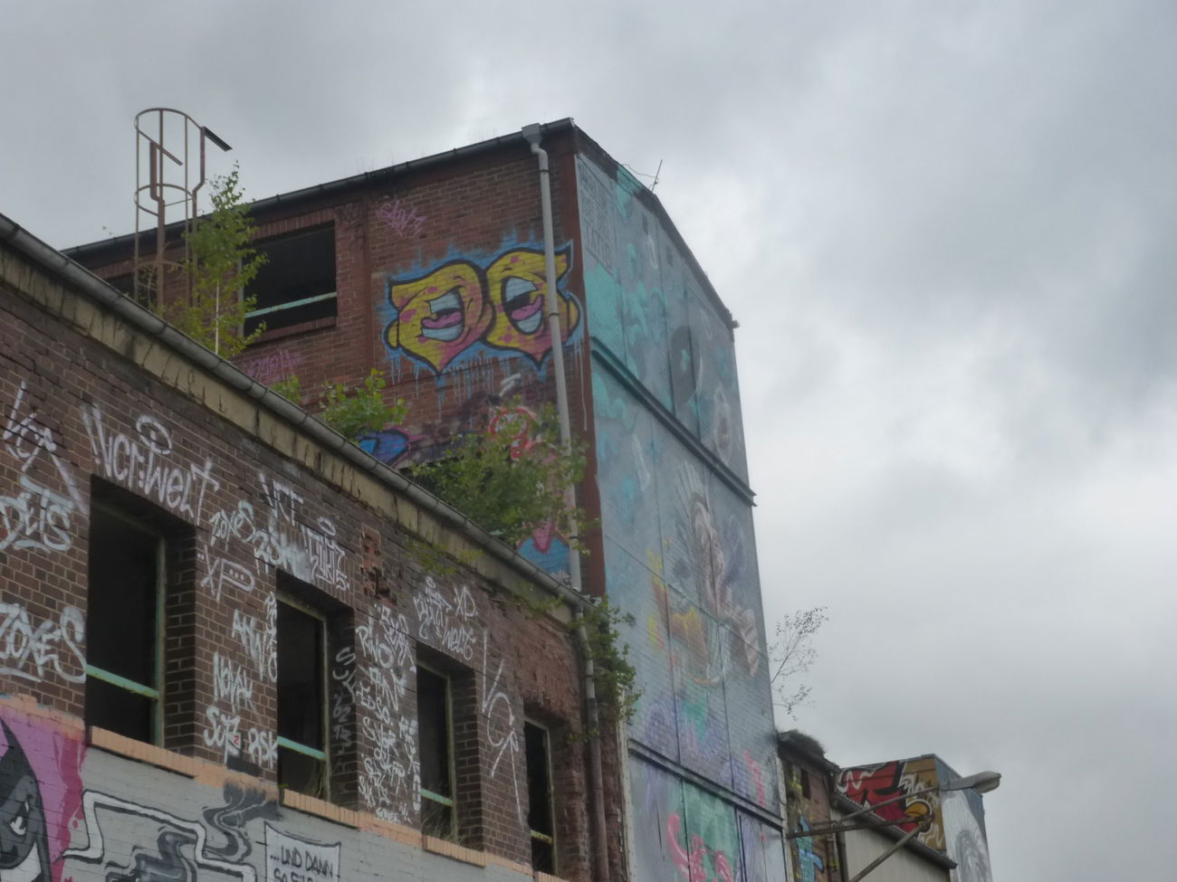 Graffiti Bombing in Magdeburg - Photo by Candyflip - oo, ohoh