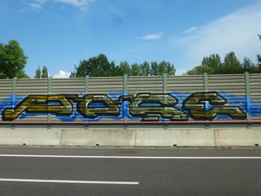 Graffiti Bombing in Braunschweig - Photo by Candyflip