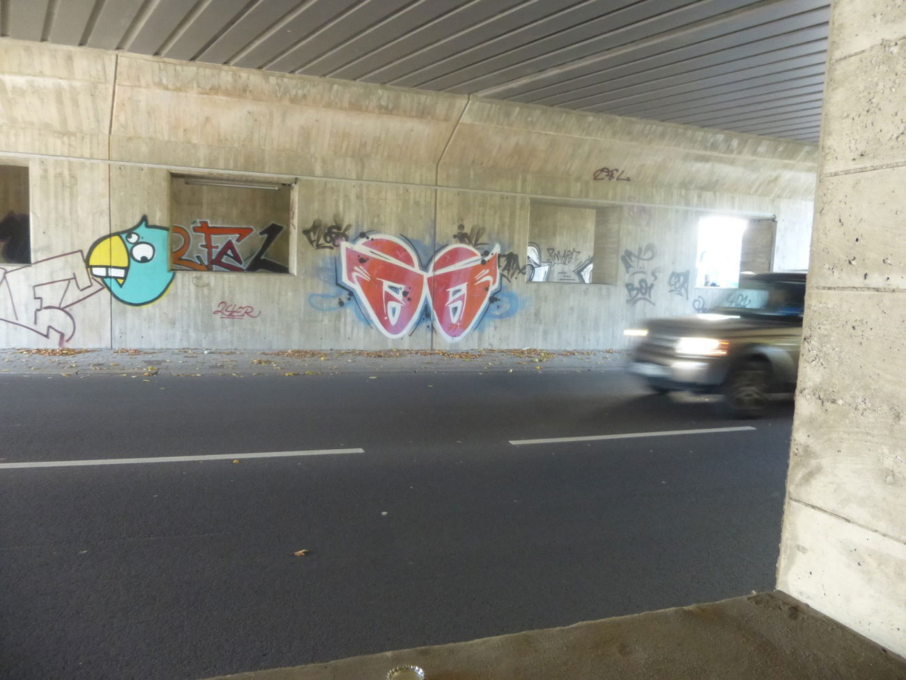 Graffiti Bombing in Magdeburg - Photo by Candyflip - oo, ohoh, skui