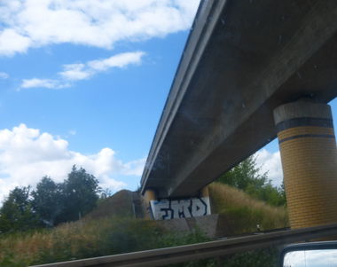 Graffiti Bombing in Magdeburg - Photo by Candyflip - fmd, fcm.magdeburg