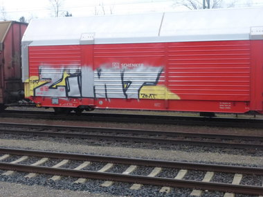 Graffiti Train - Photo by Candyflip - zimt