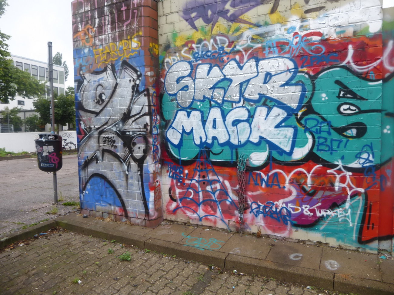 Graffiti Wall in Braunschweig - Photo by Candyflip - skyr, mack