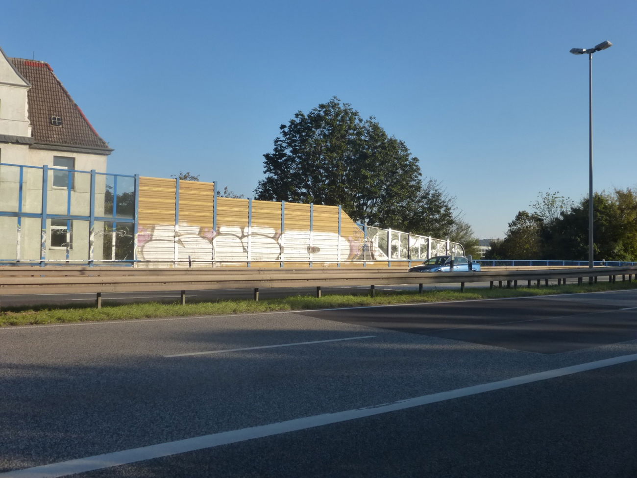 Graffiti Bombing in Magdeburg - Photo by Candyflip - süd, sued, magdeburg