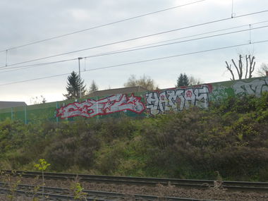 Graffiti Bombing in Magdeburg - Photo by Candyflip - 2fl, zweifel, yamas