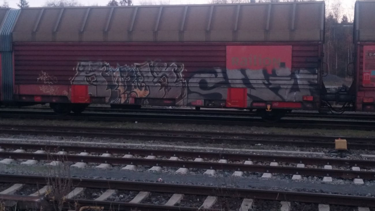 Graffiti Train - Photo by Candyflip