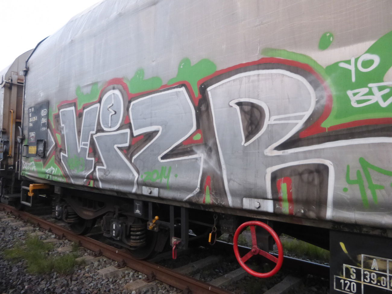 Graffiti Train in Magdeburg - Photo by Candyflip - freight, magdeburg, vizr