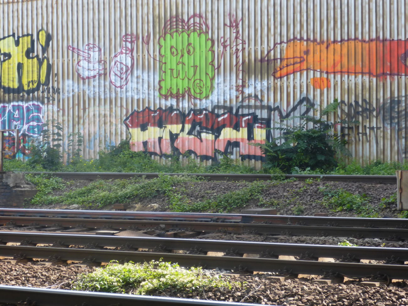 Graffiti Bombing in Magdeburg - Photo by Candyflip - arch