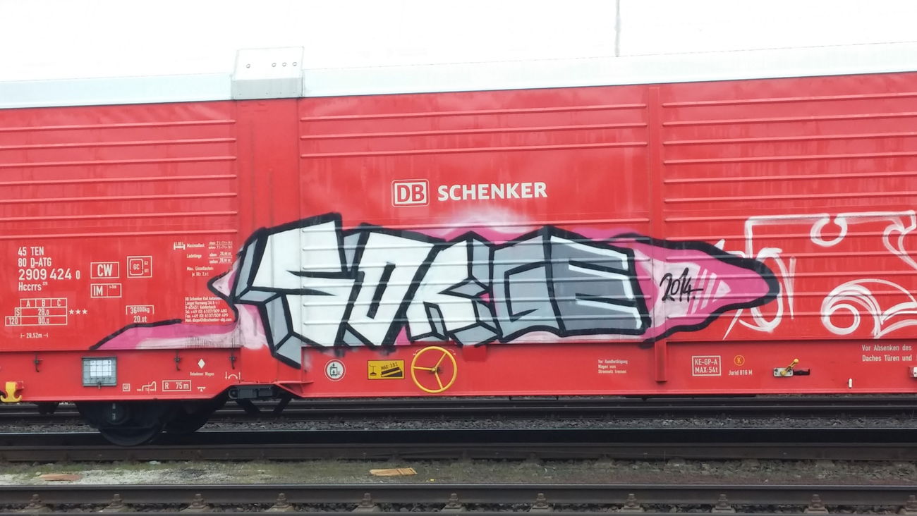 Graffiti Train - Photo by Candyflip - sorge (2014)