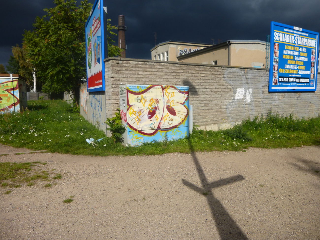 Graffiti Bombing - Photo by Candyflip - oo, ohoh (2013)