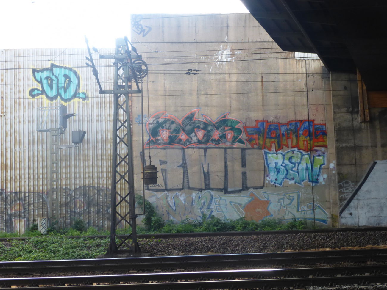 Graffiti Bombing in Magdeburg - Photo by Candyflip - oo, ohoh, yamas