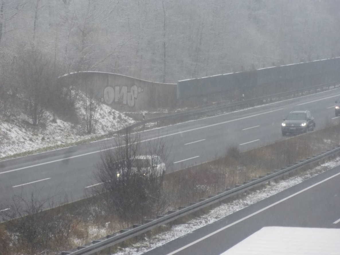 Graffiti Bombing in Landkreis Helmstedt - Photo by Candyflip - ons