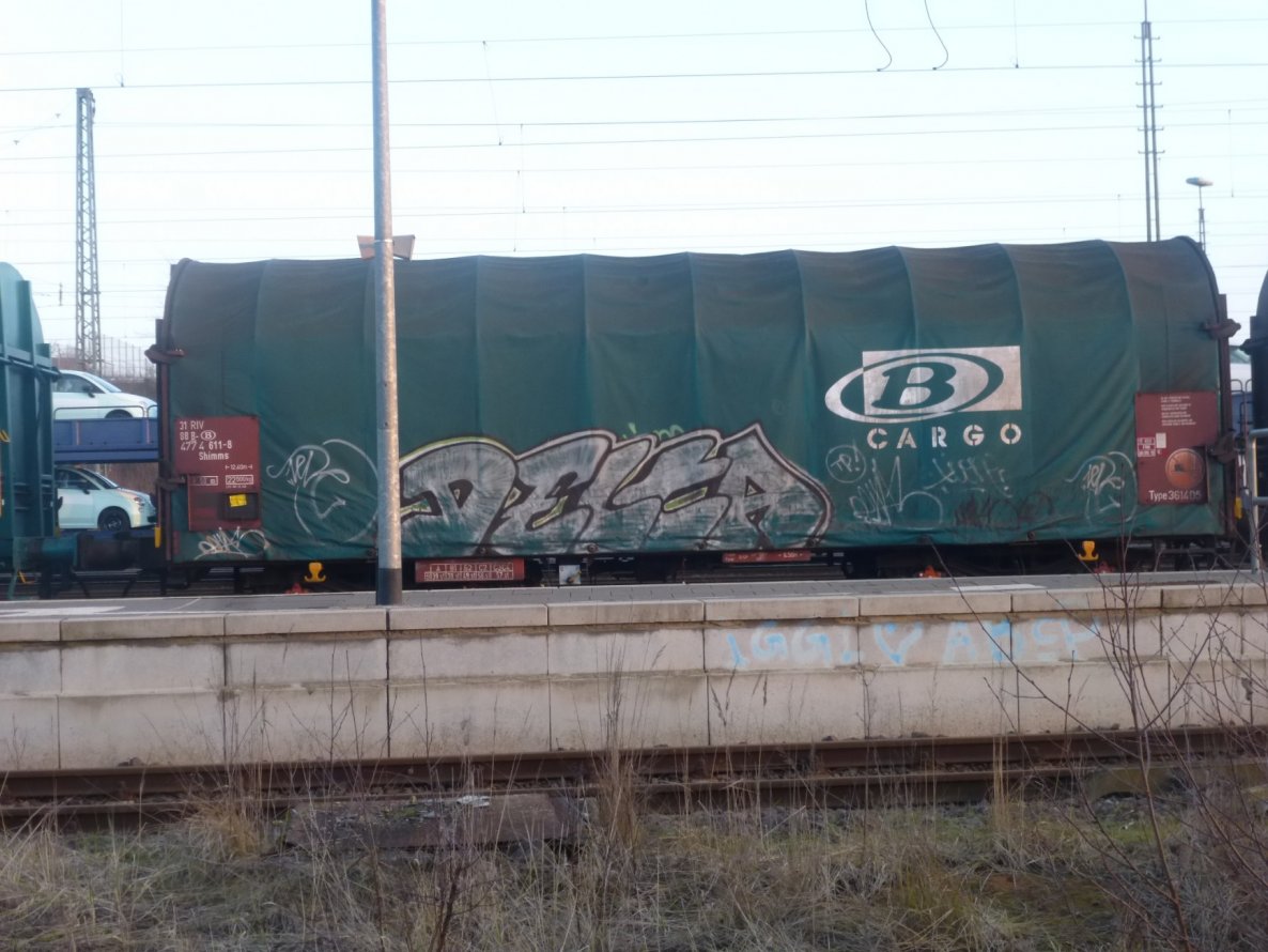 Graffiti Train - Photo by Candyflip - delta
