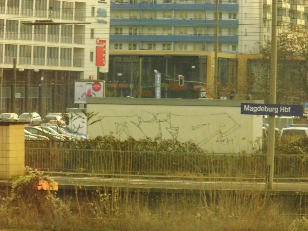 Graffiti Bombing in Magdeburg - Photo by Candyflip - süd, sued, magdeburg