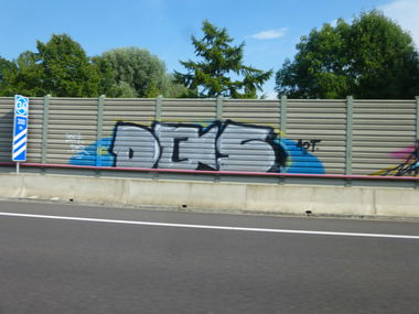 Graffiti Bombing in Braunschweig - Photo by Candyflip - dq