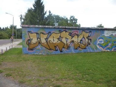 Graffiti Wall in Magdeburg - Photo by Candyflip - waro, 24