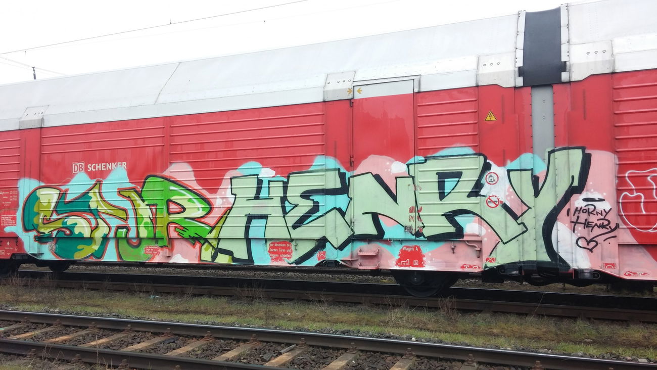 Graffiti Train - Photo by Candyflip - henry, stur