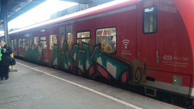 Graffiti Train - Photo by Candyflip