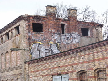 Graffiti Bombing in Magdeburg - Photo by Candyflip - sfo, nazitod, antifa