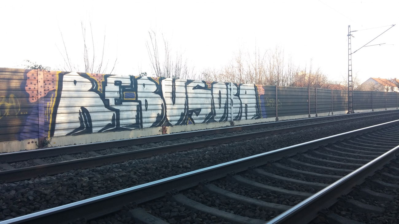 Graffiti Bombing in Deutschland - Photo by Candyflip - rebus, soba (2015)