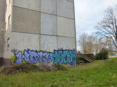 Graffiti Bombing - Photo by Candyflip - waro, yamas, sok