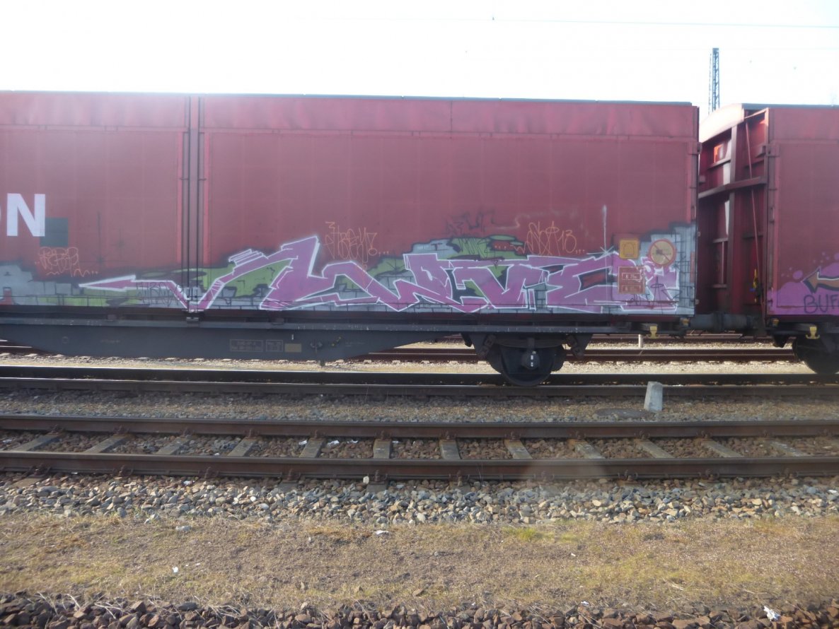 Graffiti Train - Photo by Candyflip - love