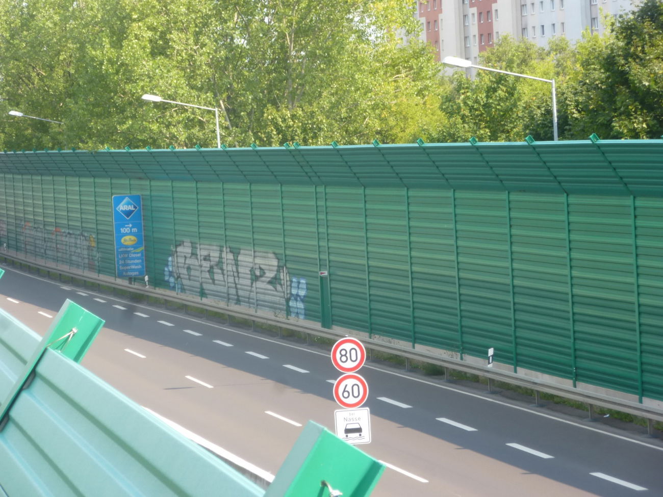 Graffiti Bombing in Magdeburg - Photo by Candyflip - bens, oo, ohoh