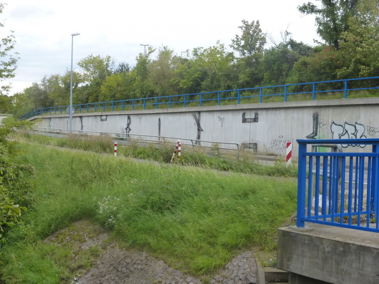 Graffiti Bombing in Magdeburg - Photo by Candyflip - ohoh, oo