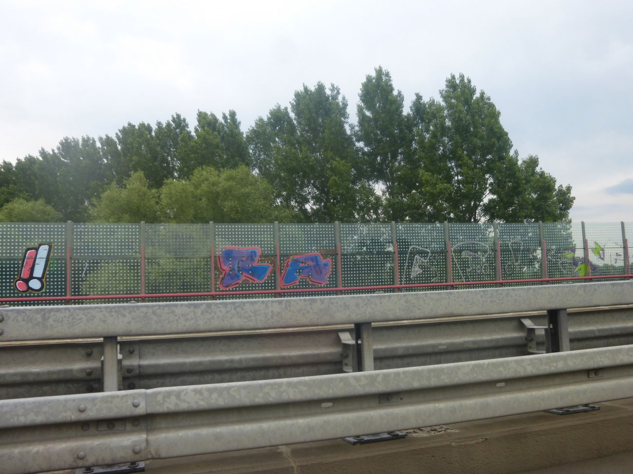 Graffiti Bombing in Braunschweig - Photo by Candyflip - ra, rats, gf