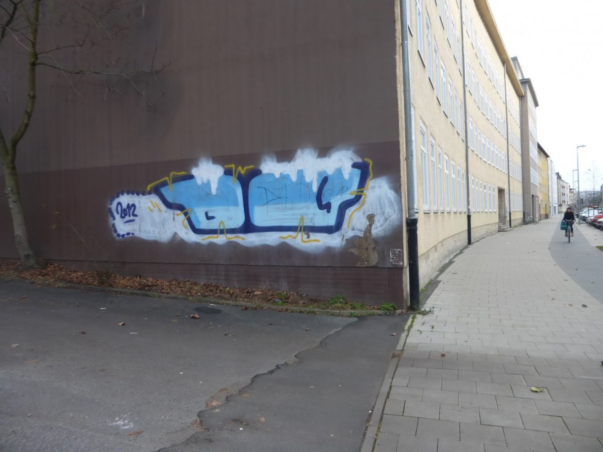 Graffiti Bombing in Braunschweig - Photo by Candyflip - dq, braunschweig (2012)