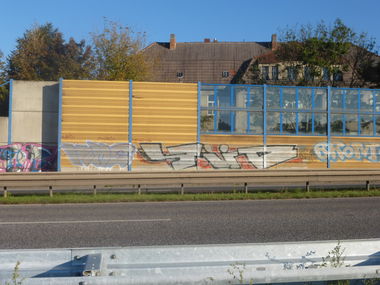Graffiti Bombing in Magdeburg - Photo by Candyflip - süd, sued, rume