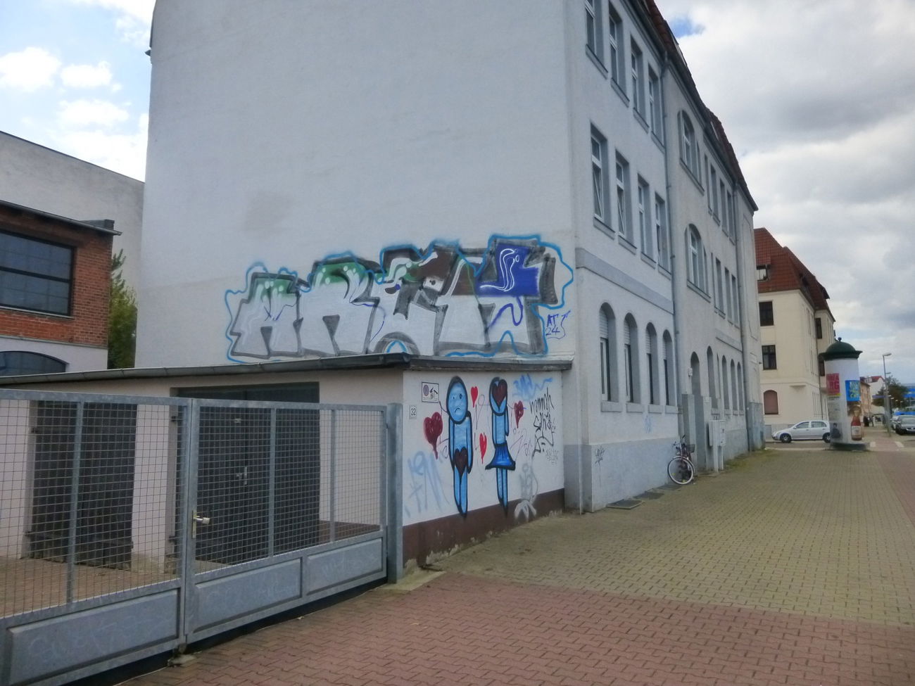 Graffiti Bombing in Magdeburg - Photo by Candyflip - arch, sued, süd