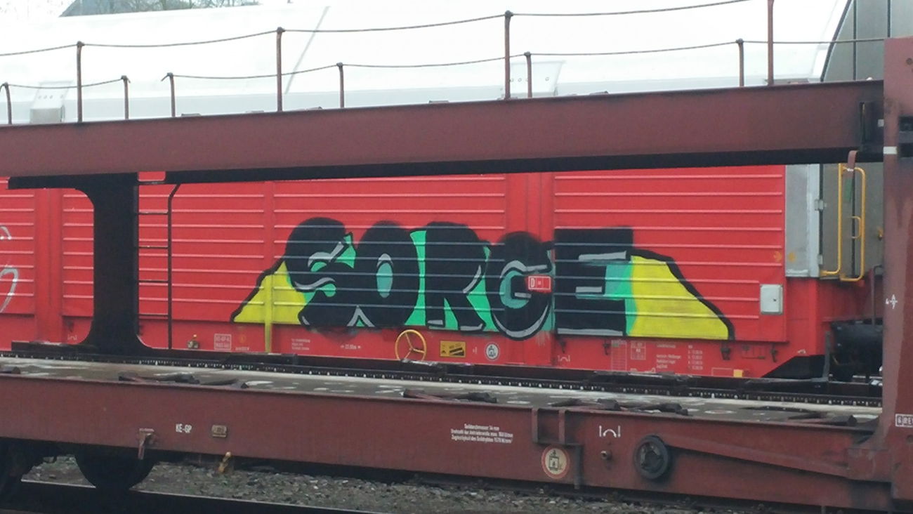 Graffiti Train - Photo by Candyflip - sorge